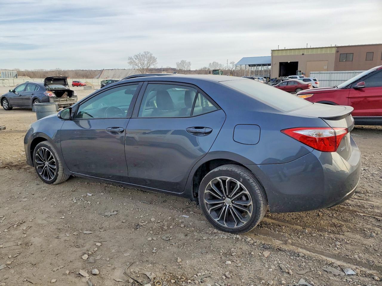 2016 TOYOTA COROLLA L photo 2