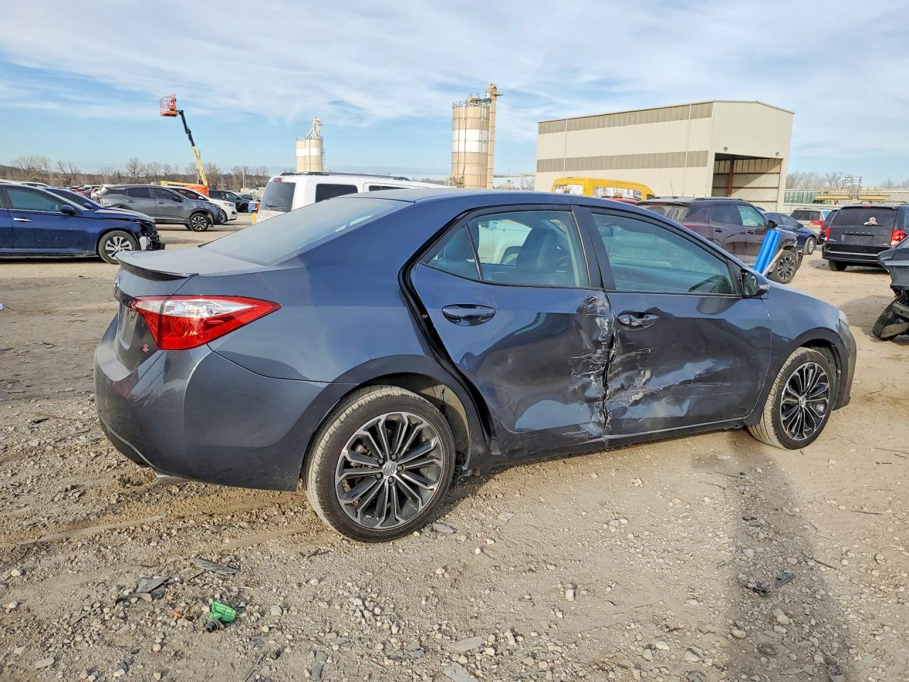 2016 TOYOTA COROLLA L photo 3
