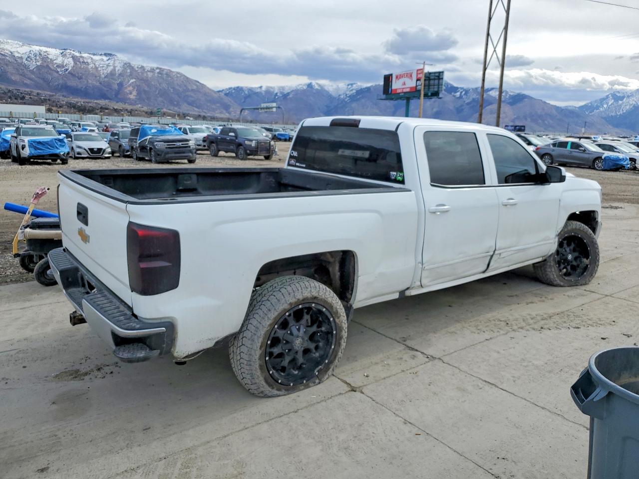2016 CHEVROLET SILVERADO K1500 LT photo 3