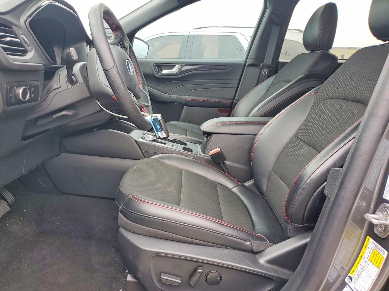 2025 FORD ESCAPE ST LINE photo 19