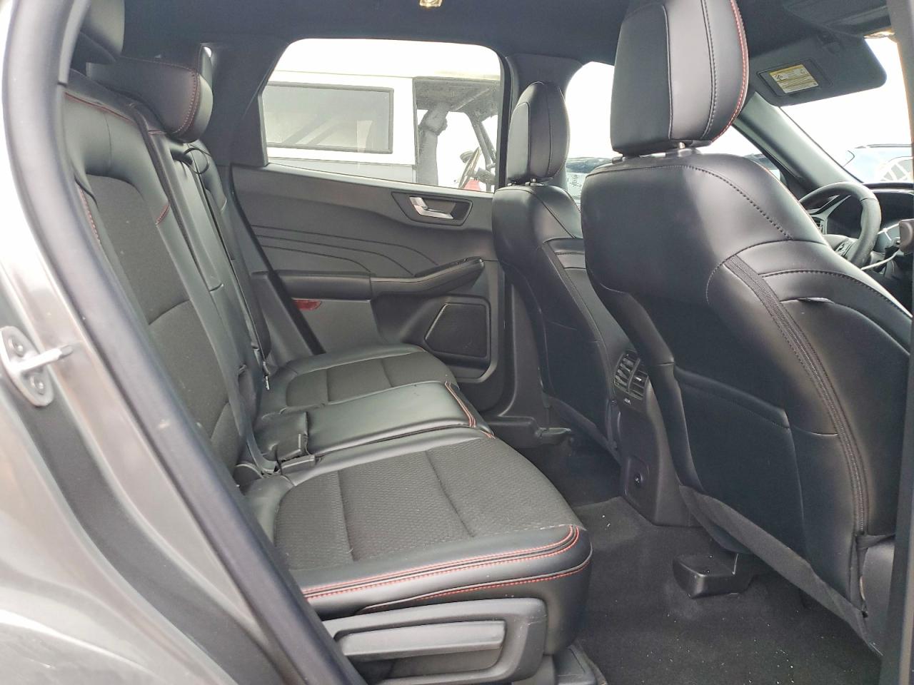 2025 FORD ESCAPE ST LINE photo 31