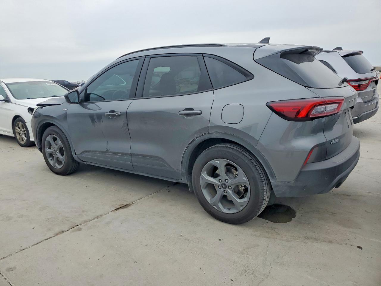 2025 FORD ESCAPE ST LINE photo 4