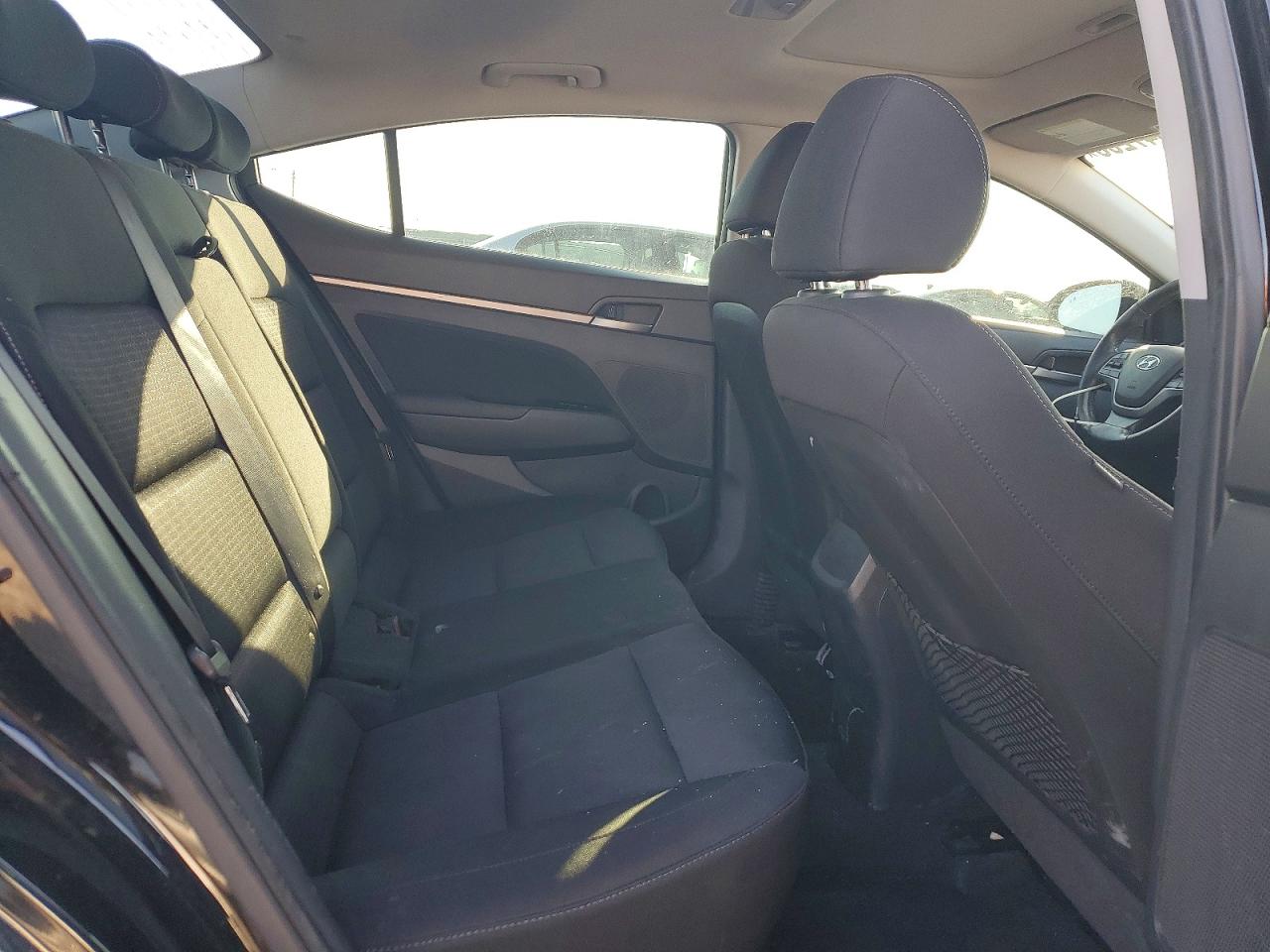 2017 HYUNDAI ELANTRA SE photo 28