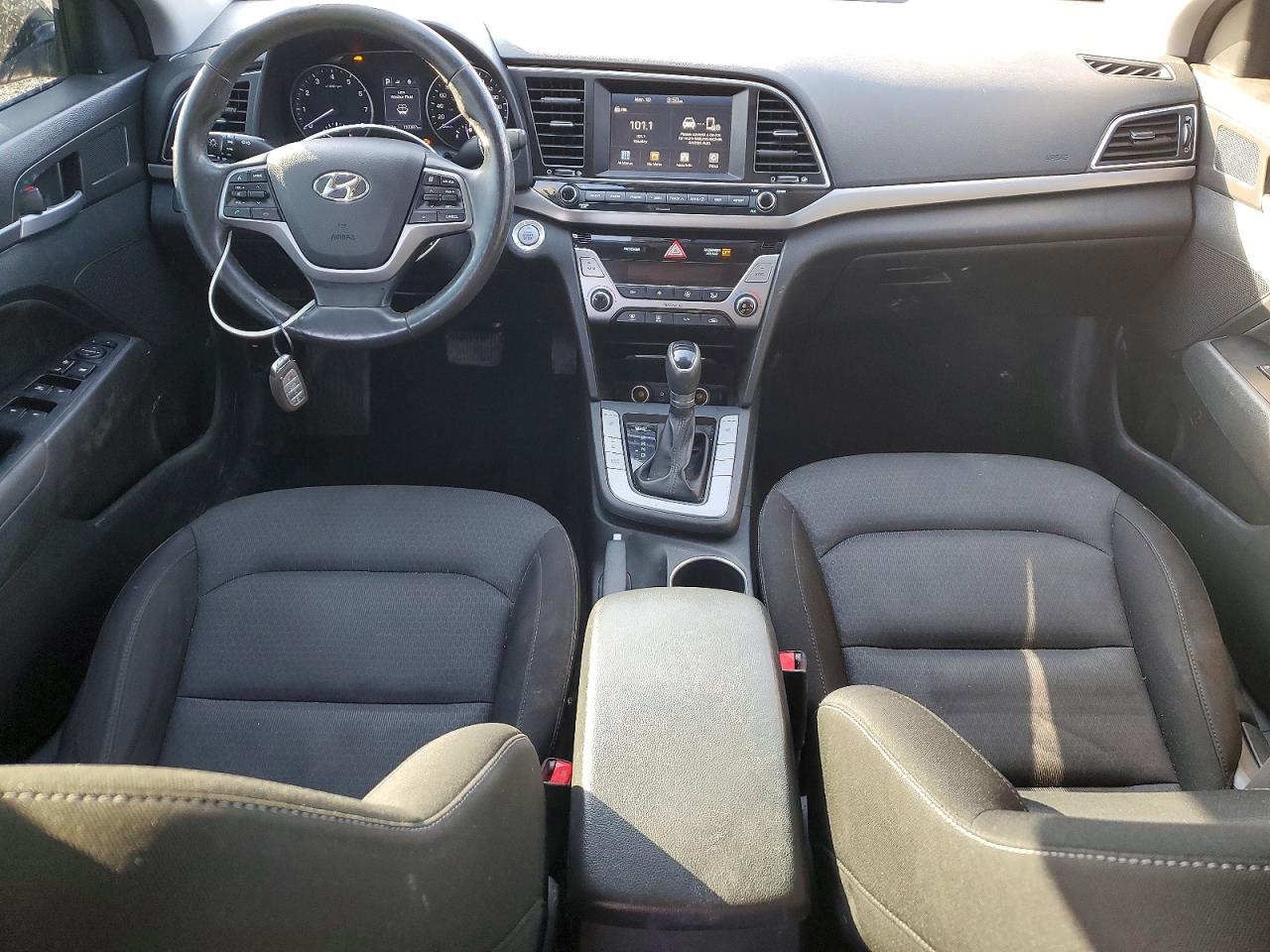 2017 HYUNDAI ELANTRA SE photo 22