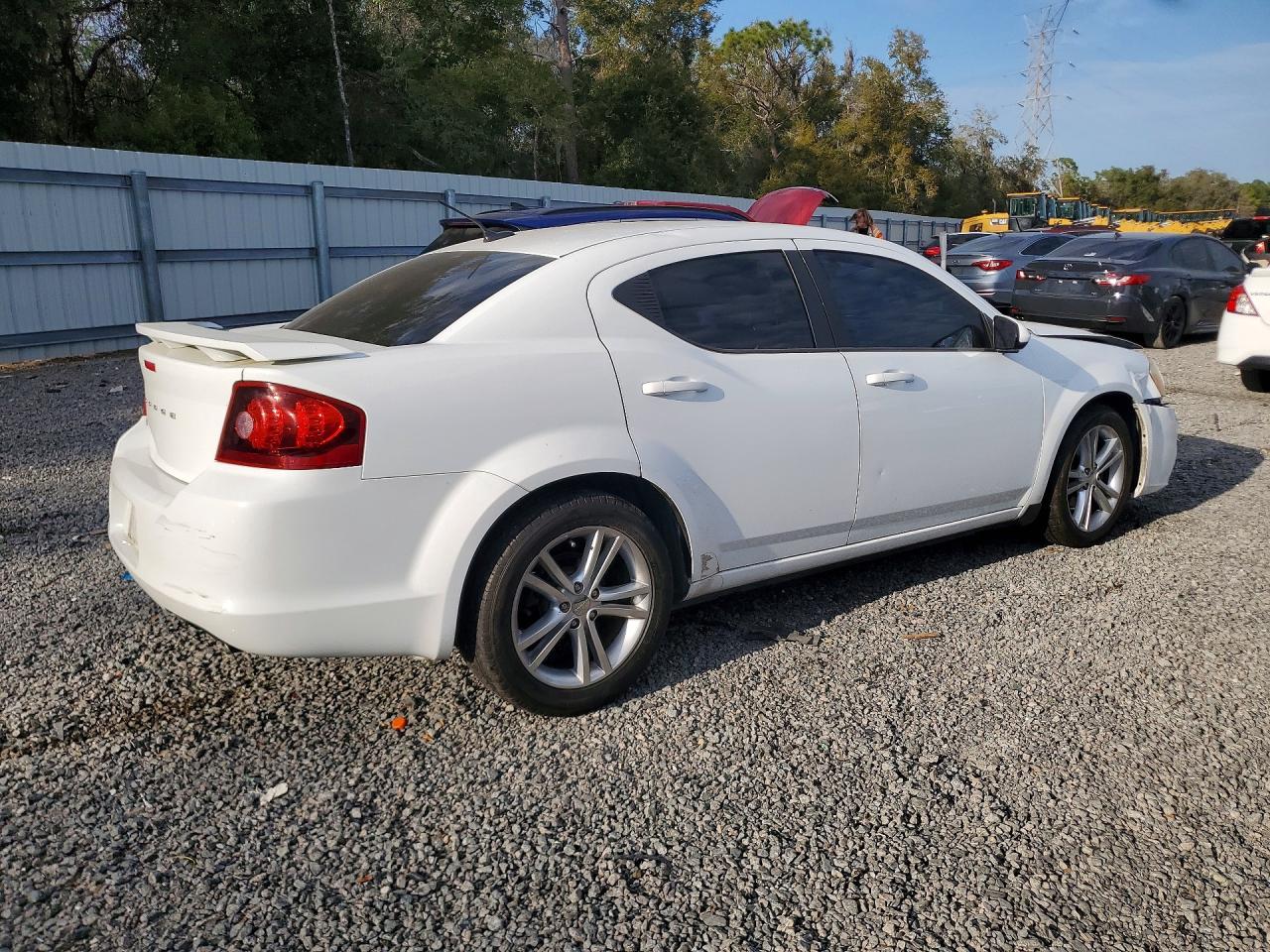 2011 DODGE AVENGER MAINSTREET photo 5
