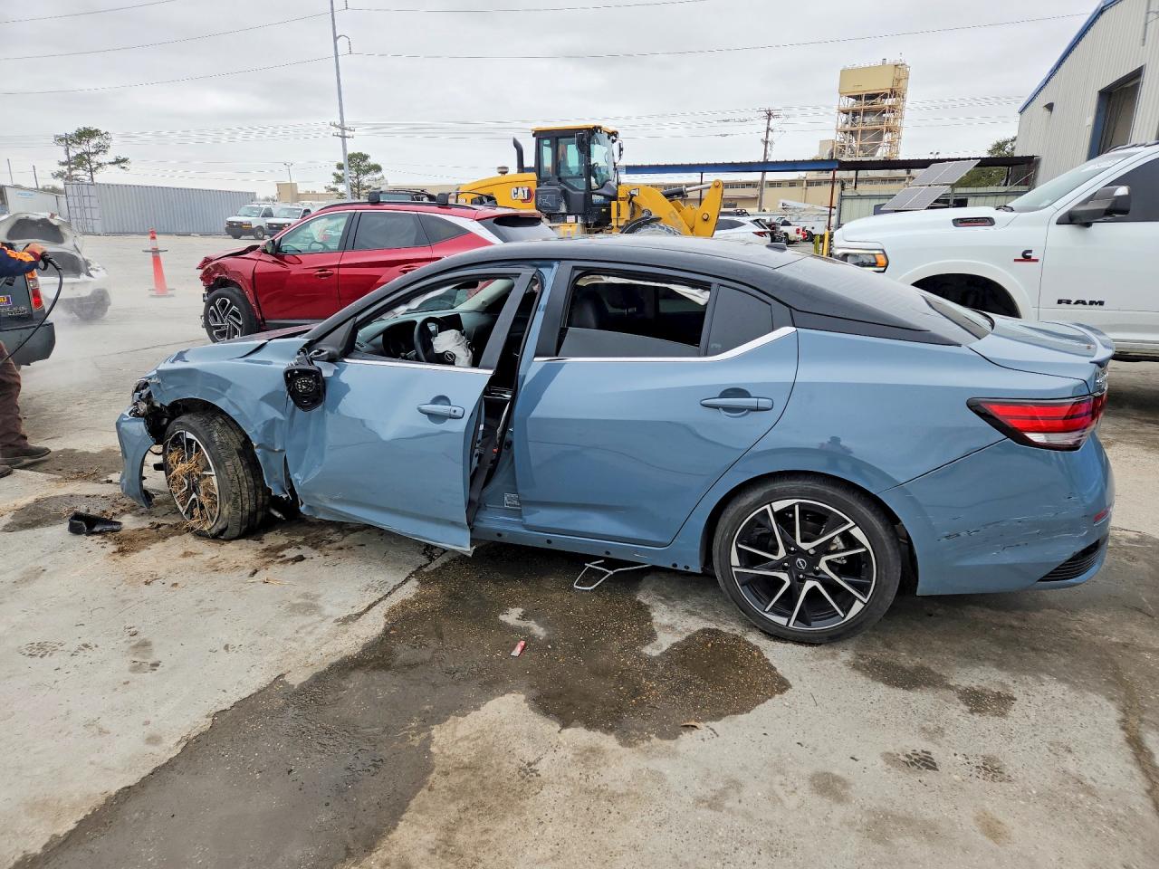 2024 NISSAN SENTRA SR photo 2