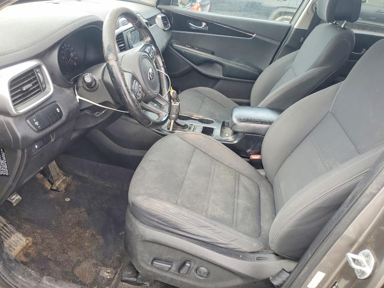2016 KIA SORENTO LX photo 25