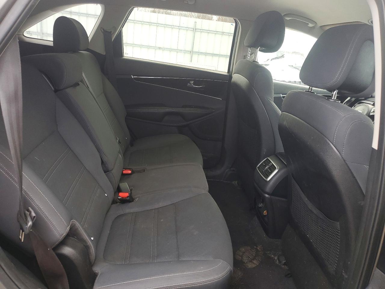 2016 KIA SORENTO LX photo 41
