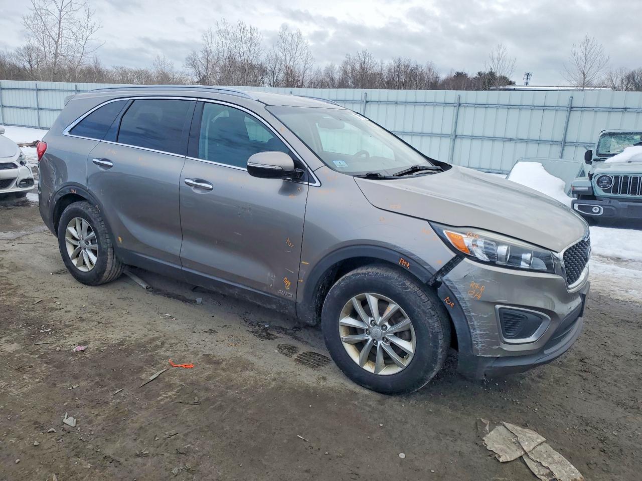 2016 KIA SORENTO LX photo 13