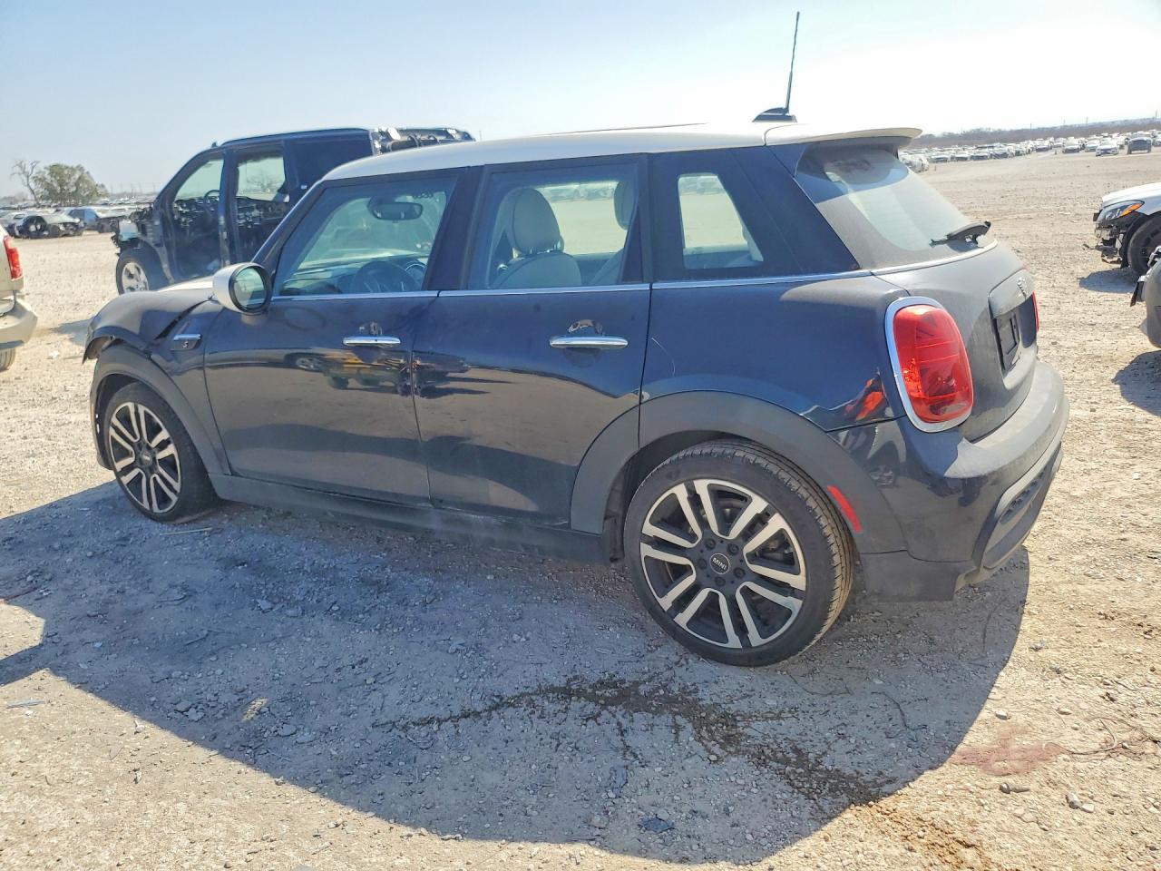 2024 MINI COOPER S photo 3