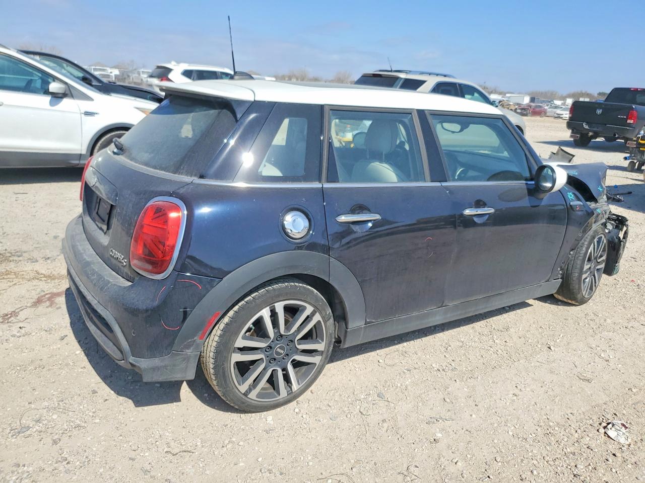 2024 MINI COOPER S photo 5