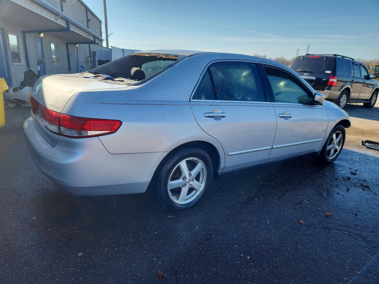 2004 HONDA ACCORD LX photo 3