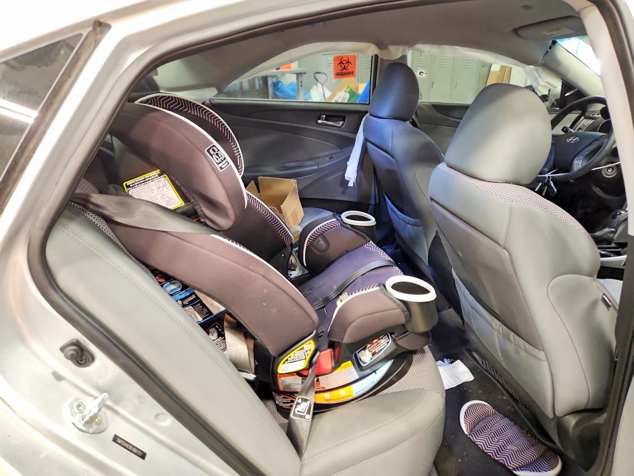 2014 HYUNDAI SONATA GLS photo 28