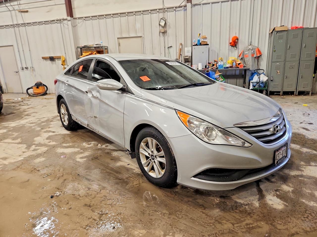 2014 HYUNDAI SONATA GLS photo 10