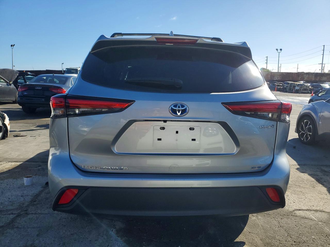 2023 TOYOTA HIGHLANDER HYBRID XLE photo 6