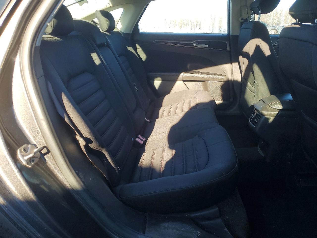 2016 FORD FUSION SE photo 10