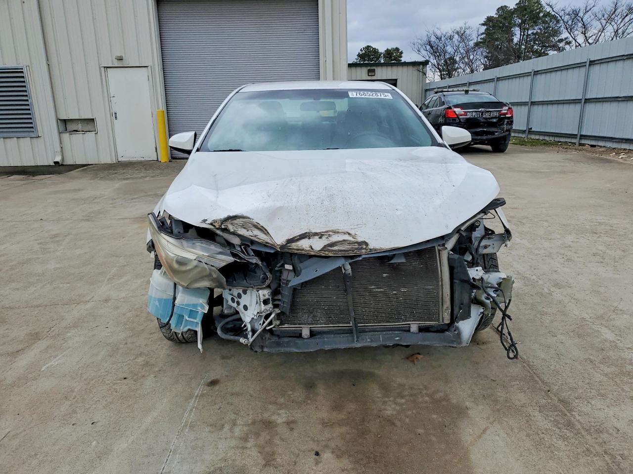 2015 TOYOTA CAMRY LE photo 5