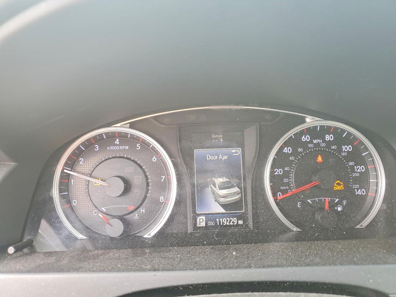 2015 TOYOTA CAMRY LE photo 9