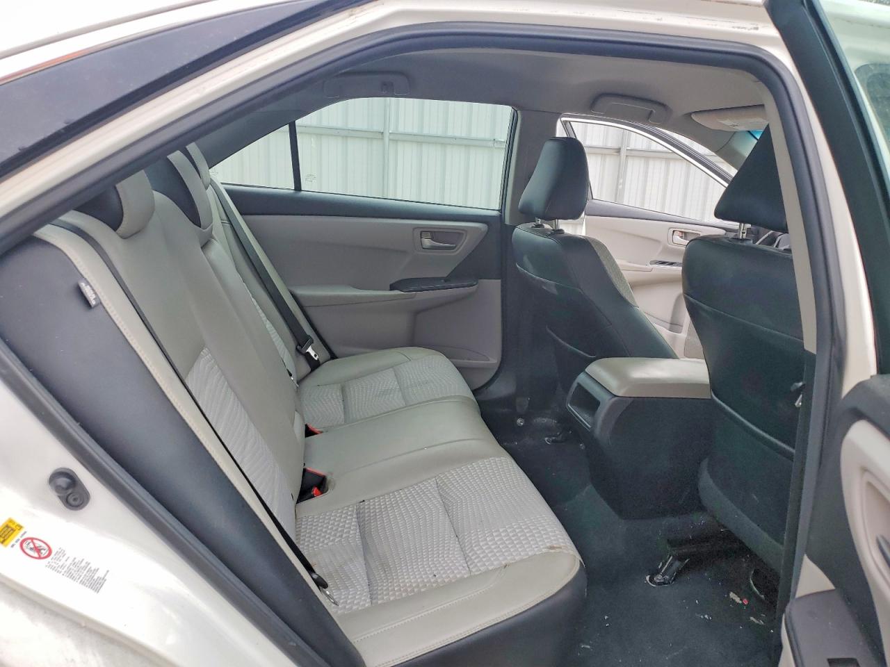 2015 TOYOTA CAMRY LE photo 10