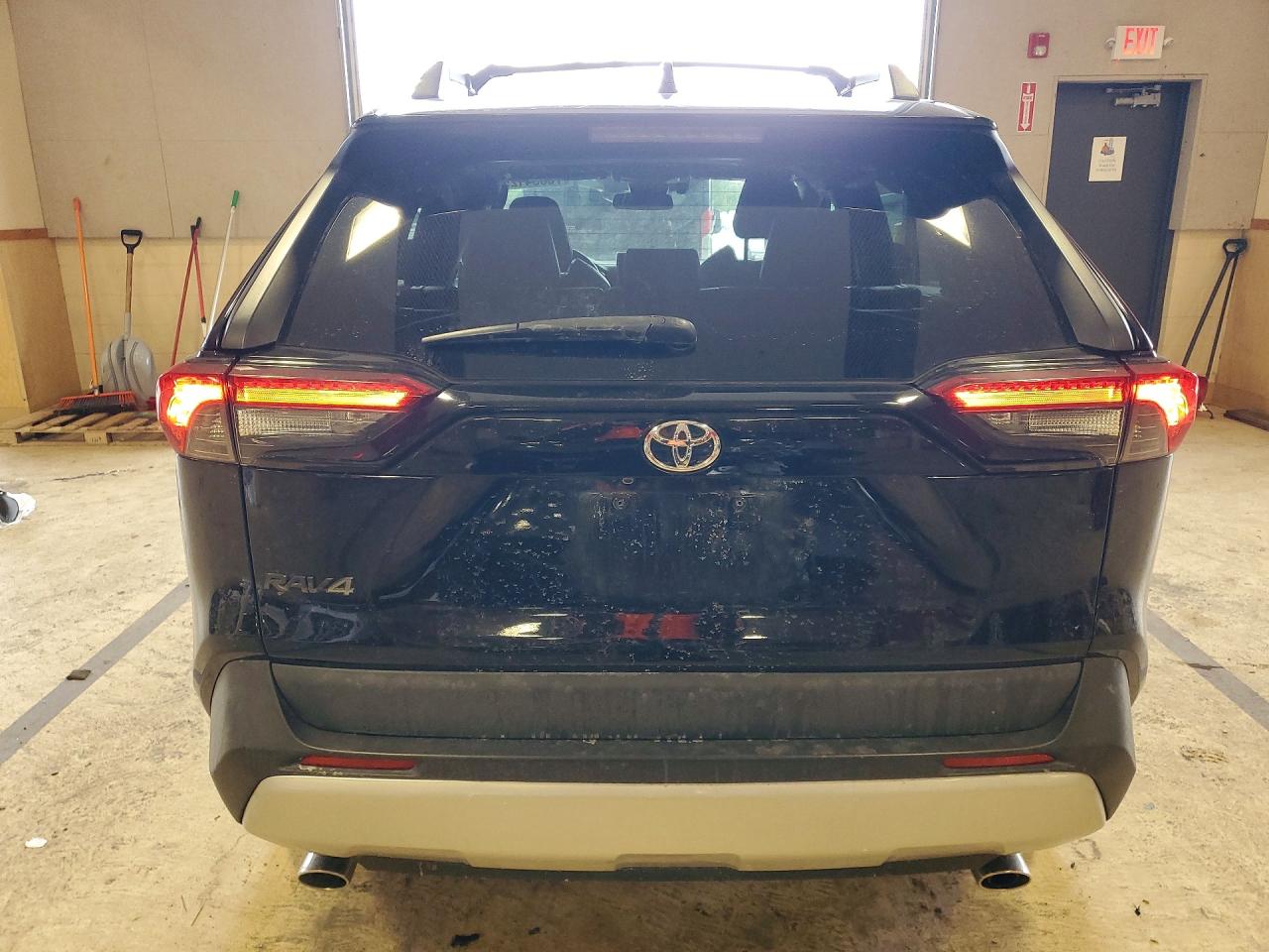 2019 TOYOTA RAV4 ADVENTURE photo 6