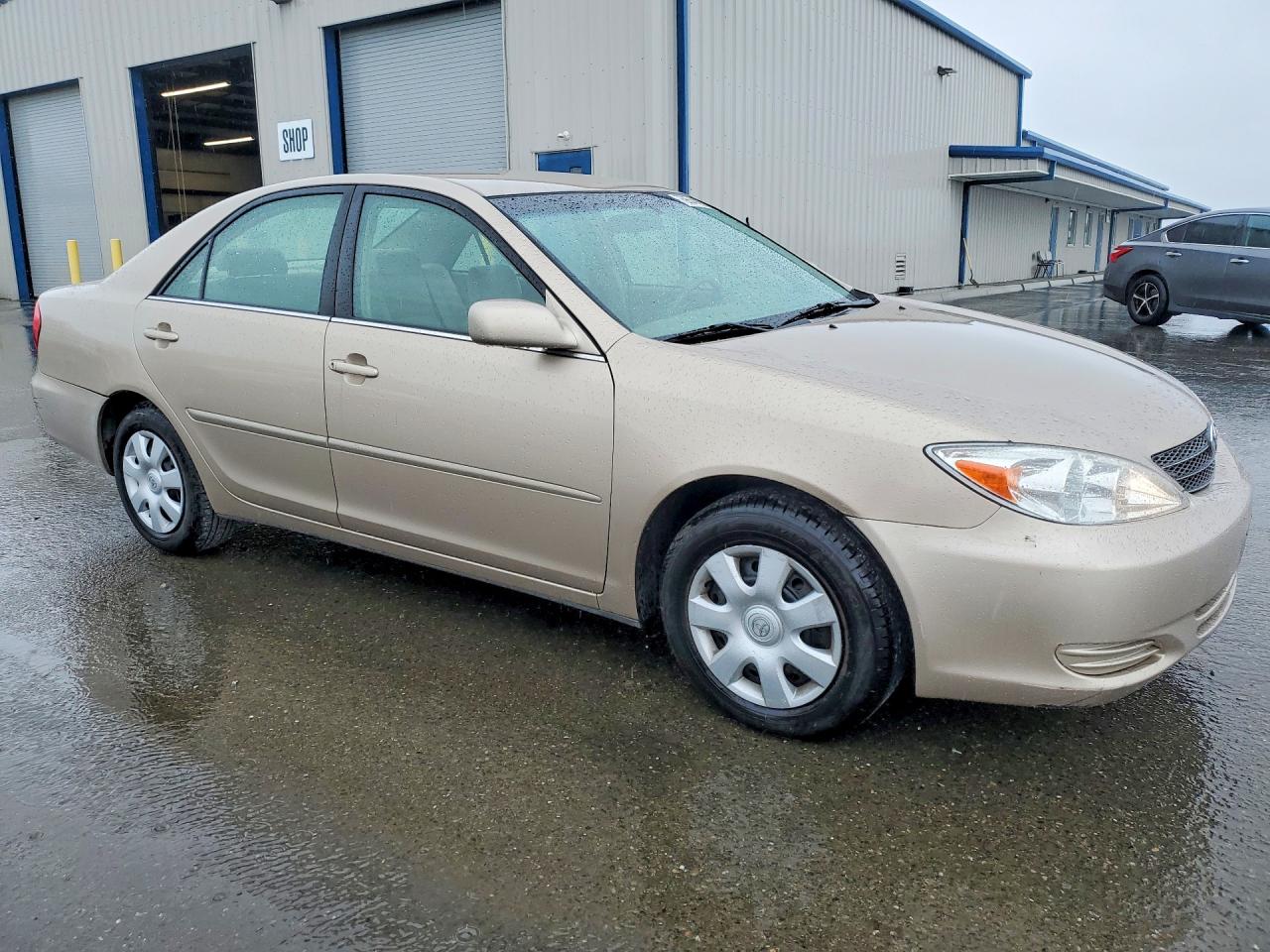 2002 TOYOTA CAMRY LE photo 4