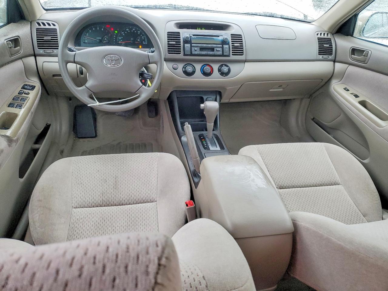 2002 TOYOTA CAMRY LE photo 8
