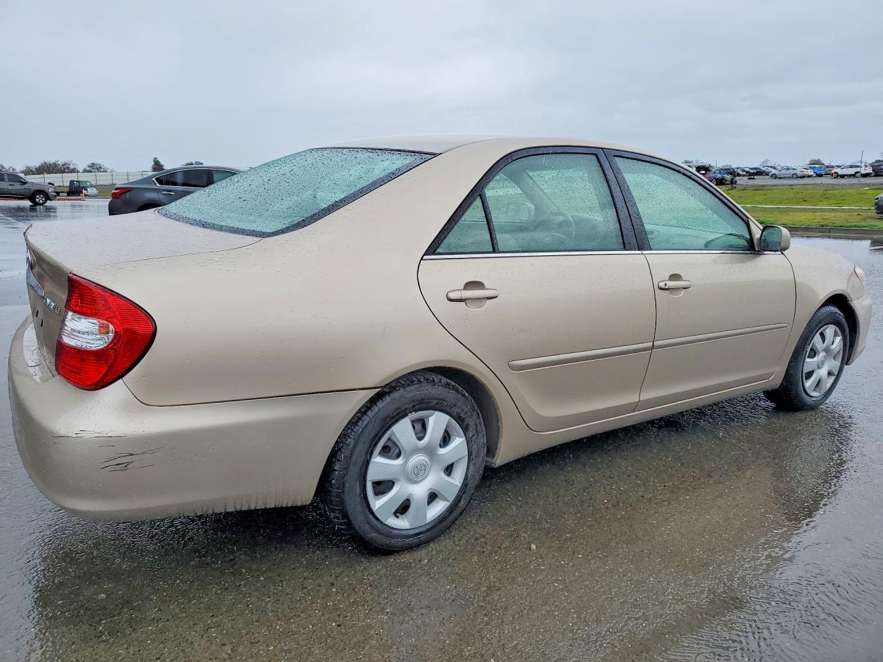 2002 TOYOTA CAMRY LE photo 3