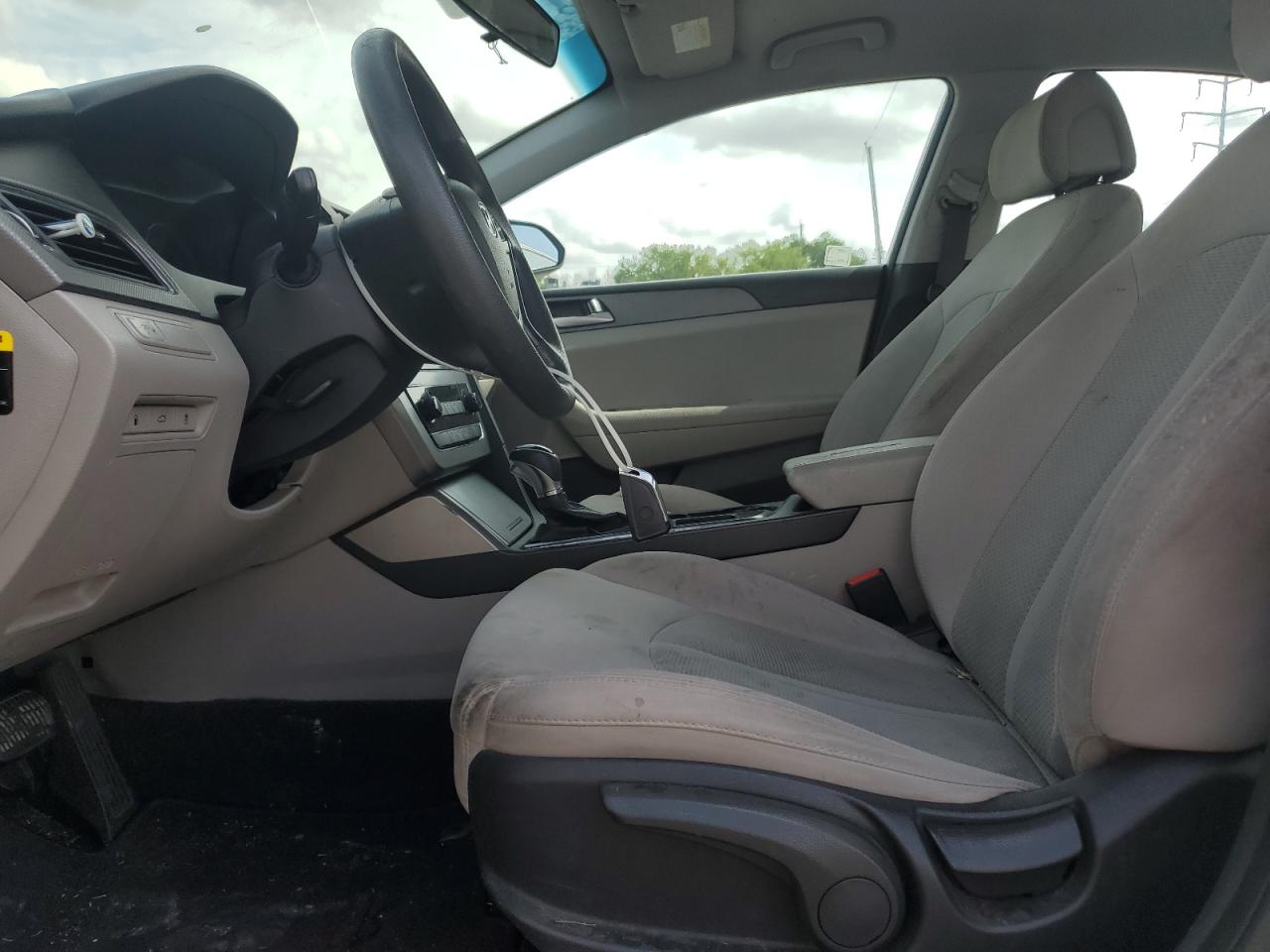 2017 HYUNDAI SONATA SE photo 7
