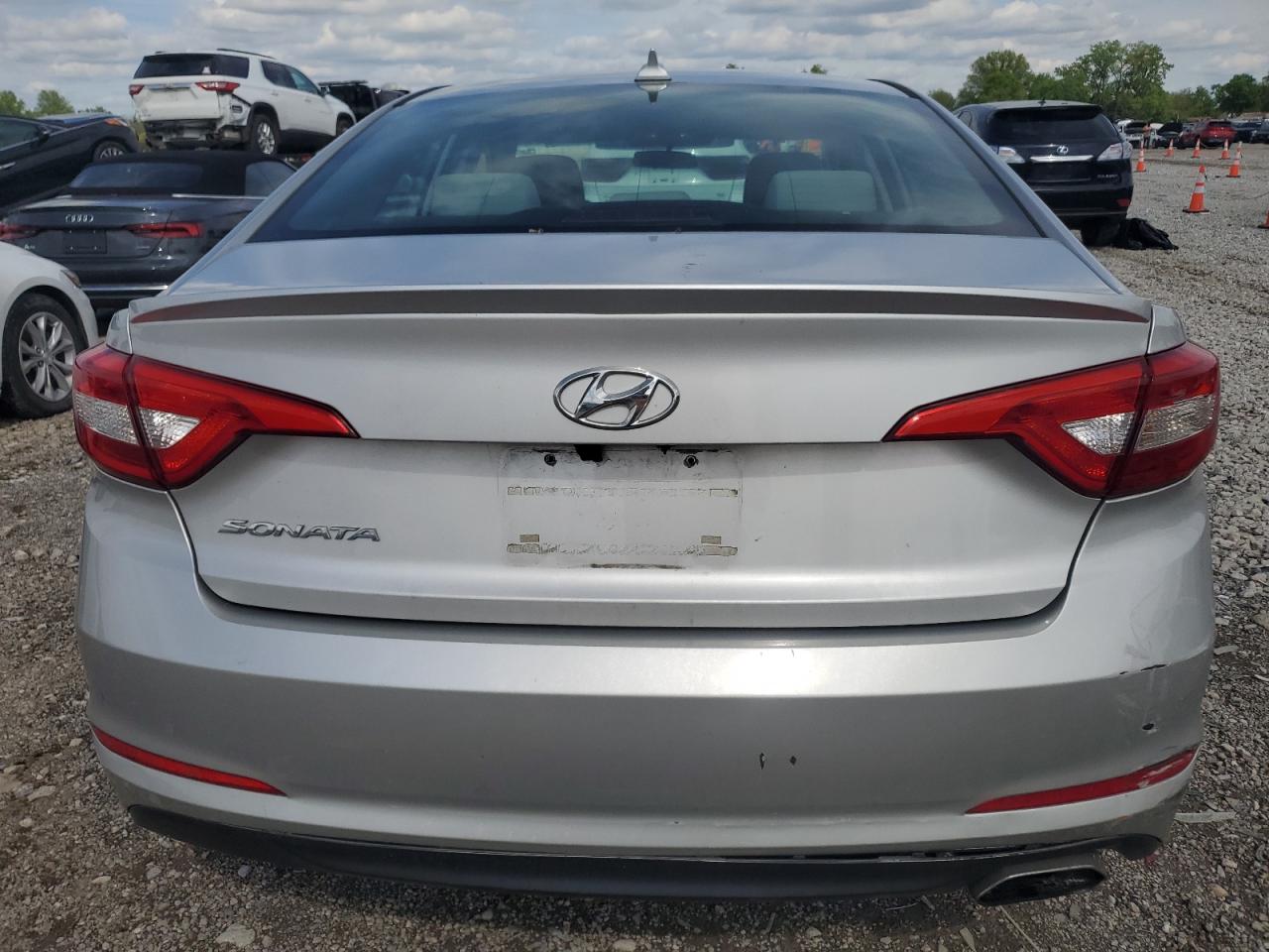 2017 HYUNDAI SONATA SE photo 6
