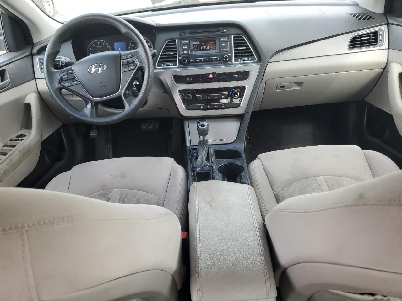 2017 HYUNDAI SONATA SE photo 8