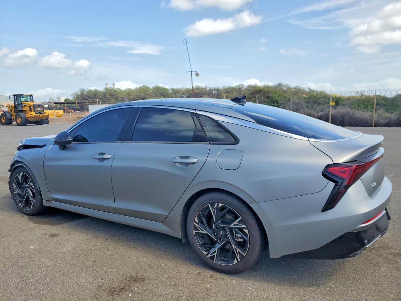 2025 KIA K5 GT LINE photo 3