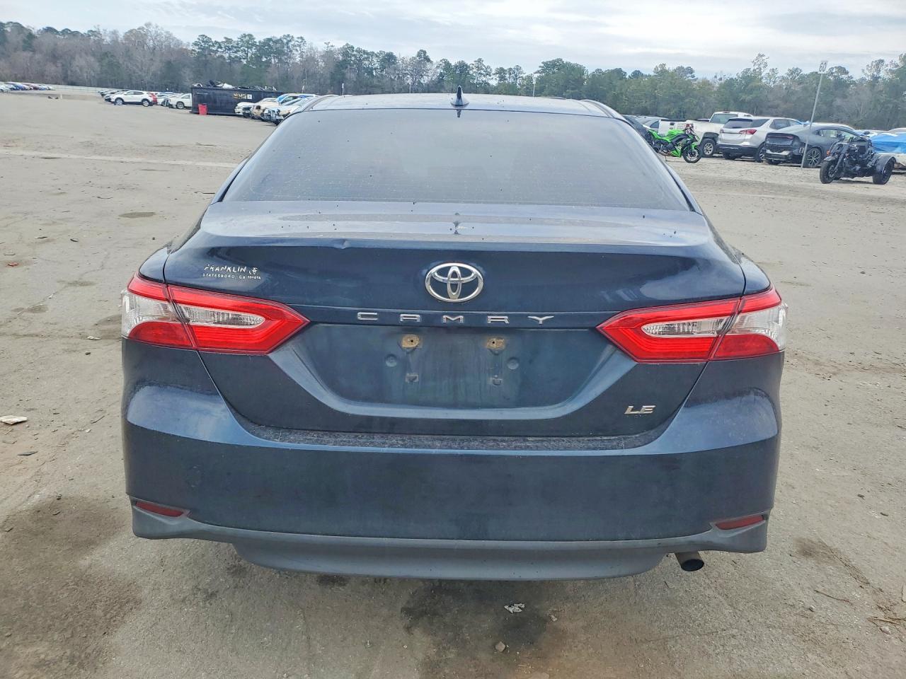 2020 TOYOTA CAMRY LE photo 11