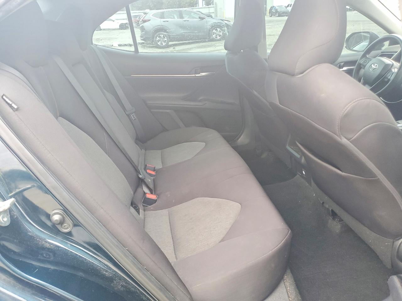 2020 TOYOTA CAMRY LE photo 19