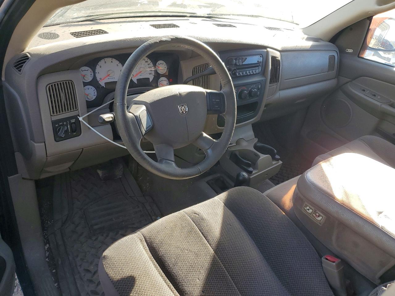 2004 DODGE RAM 1500 ST photo 15