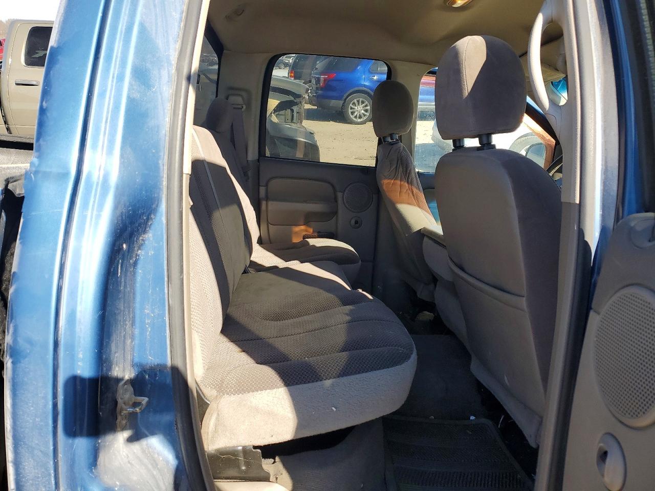 2004 DODGE RAM 1500 ST photo 19