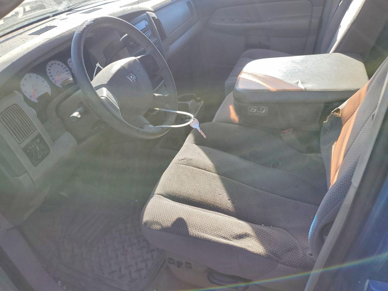 2004 DODGE RAM 1500 ST photo 13