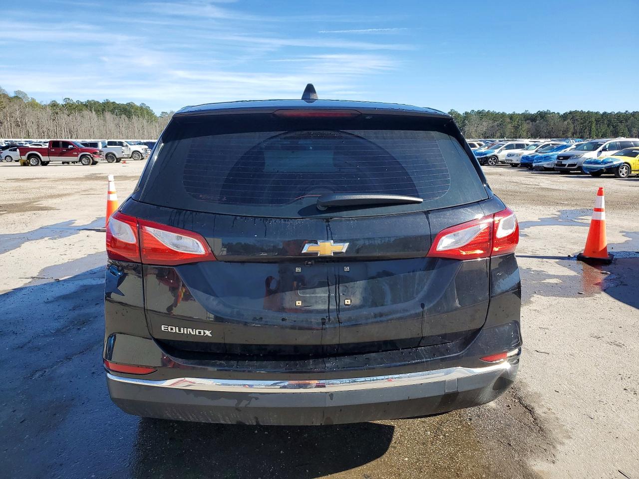 2018 CHEVROLET EQUINOX photo 6