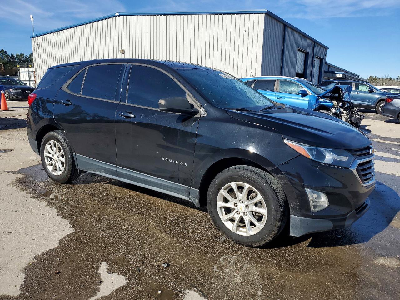 2018 CHEVROLET EQUINOX photo 4