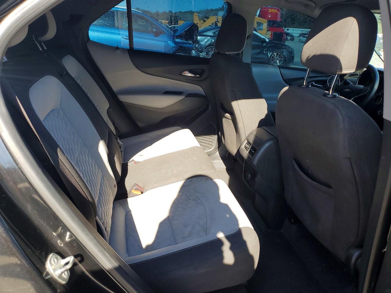 2018 CHEVROLET EQUINOX photo 11