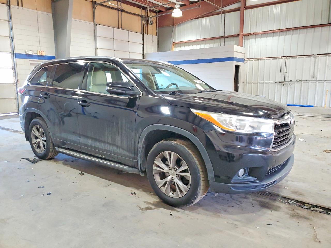 2014 TOYOTA HIGHLANDER XLE photo 4