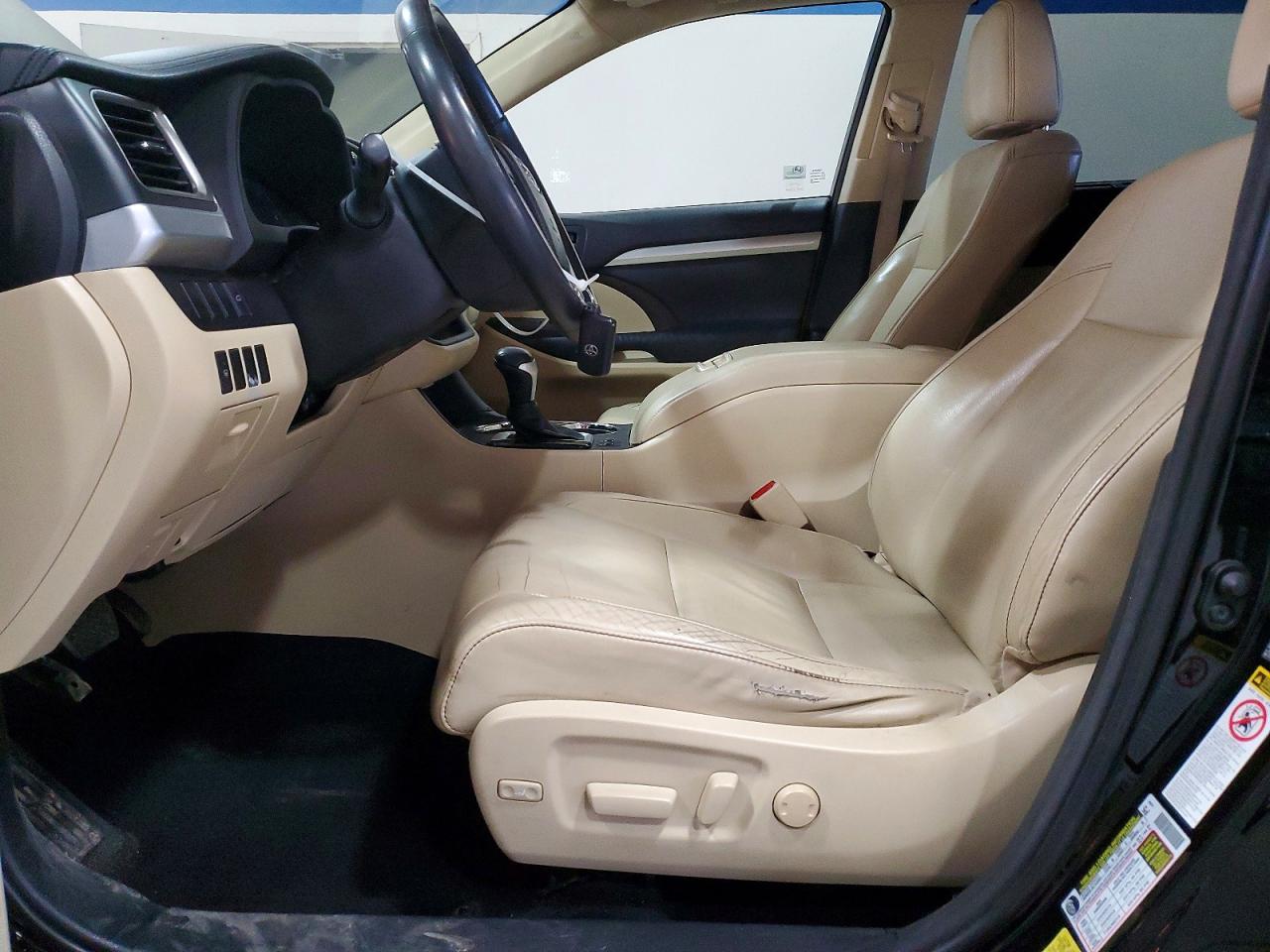2014 TOYOTA HIGHLANDER XLE photo 7