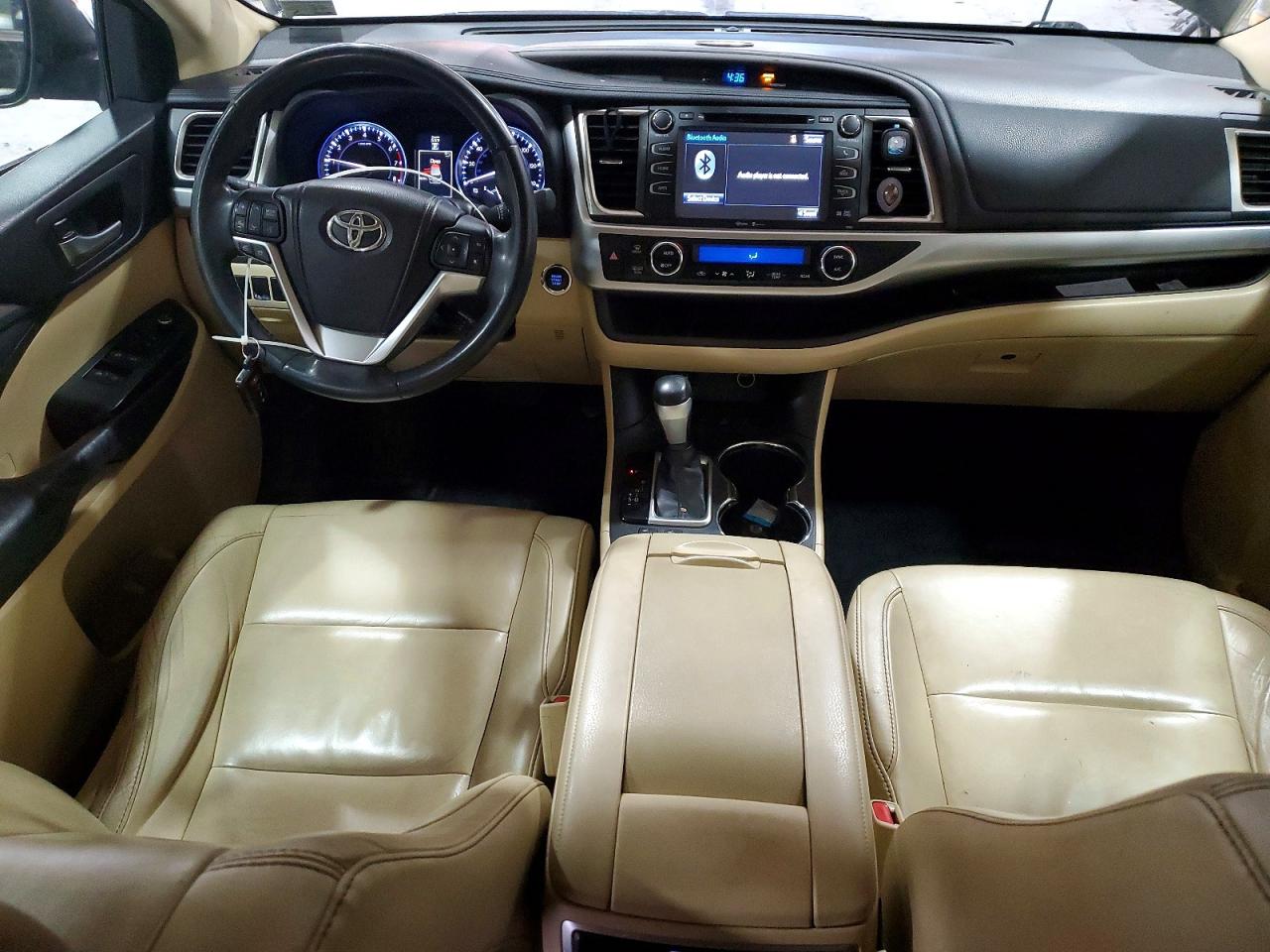 2014 TOYOTA HIGHLANDER XLE photo 8