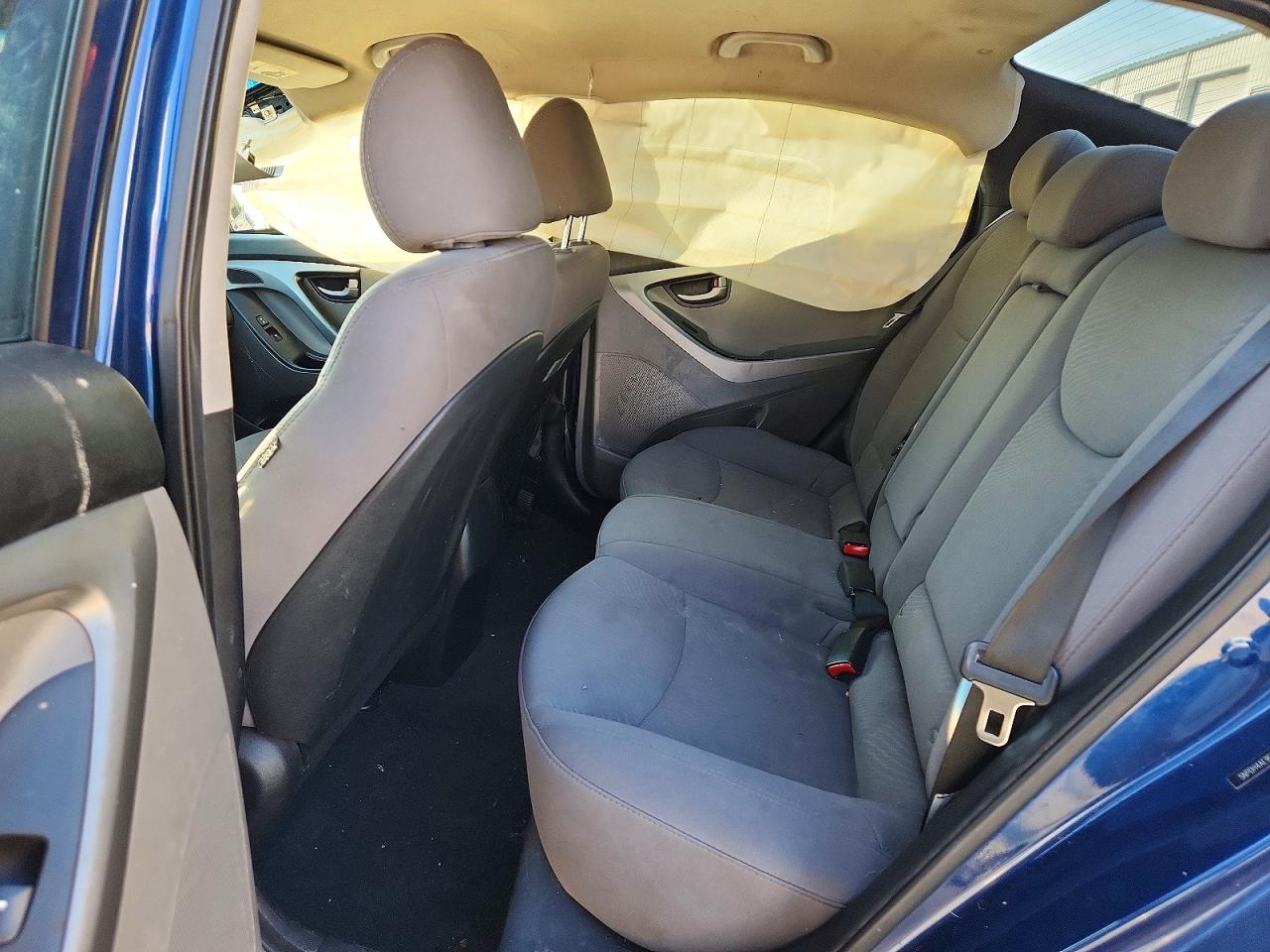 2015 HYUNDAI ELANTRA SE photo 28
