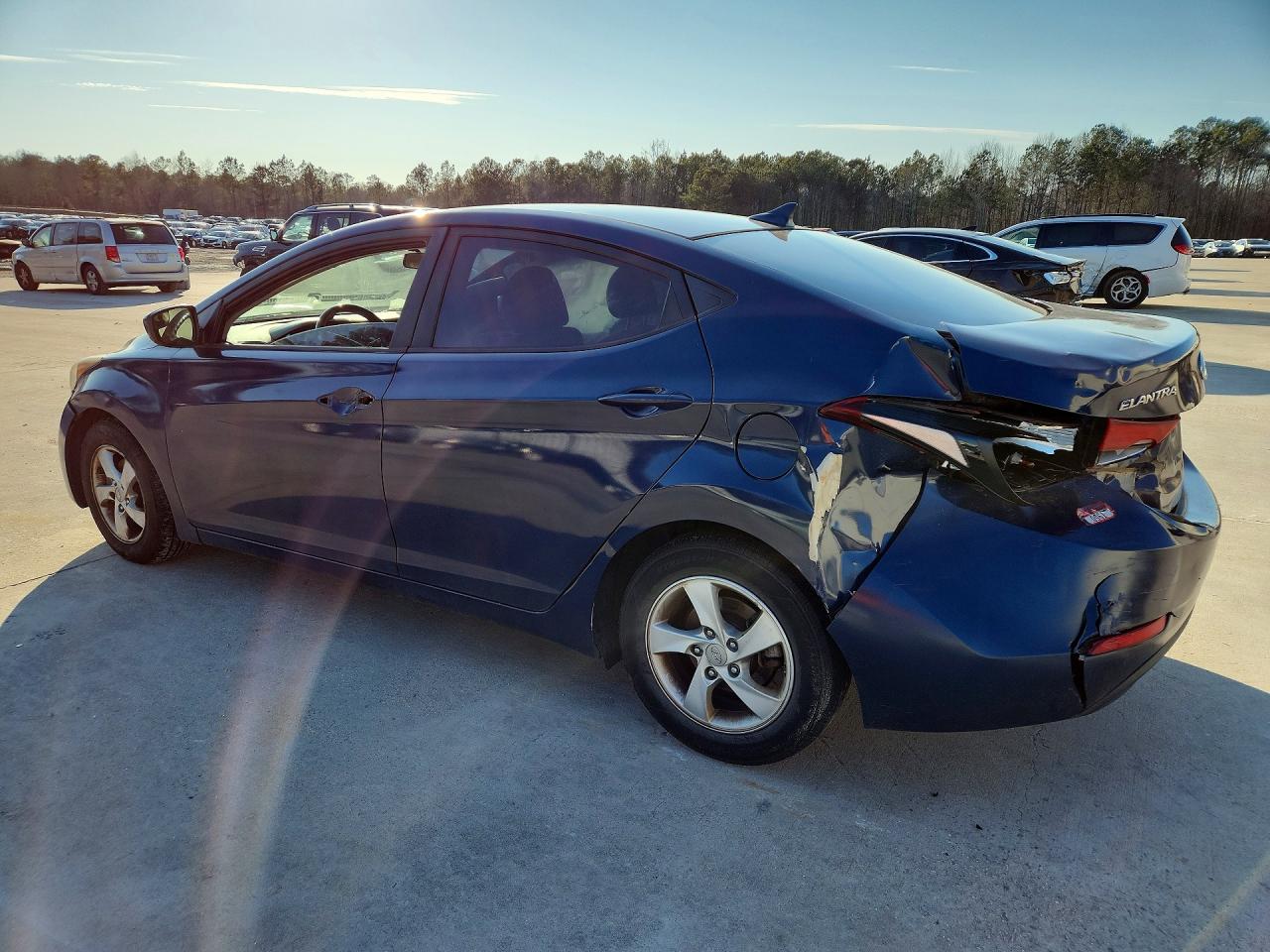 2015 HYUNDAI ELANTRA SE photo 4