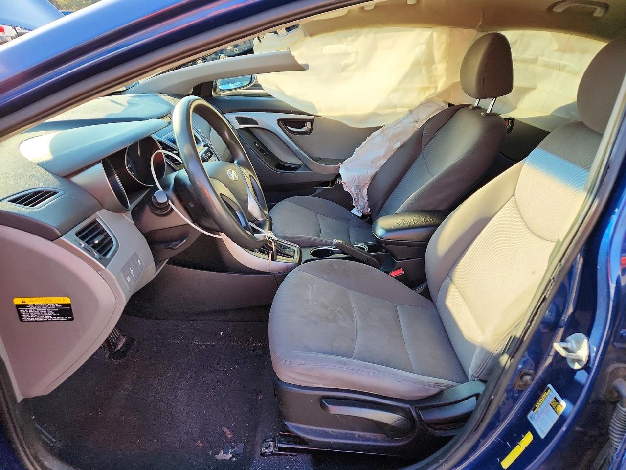 2015 HYUNDAI ELANTRA SE photo 19