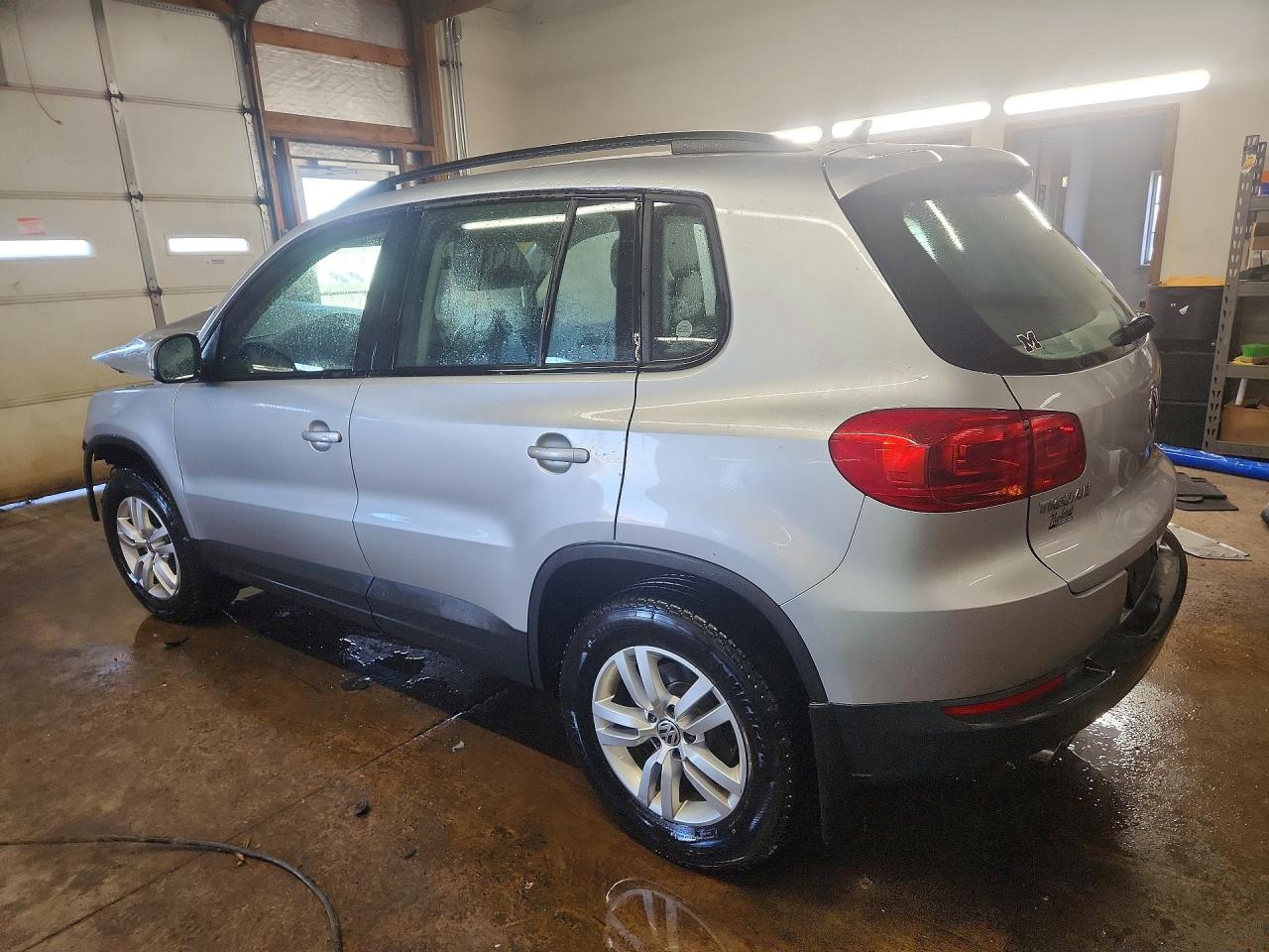 2017 VOLKSWAGEN TIGUAN S photo 4