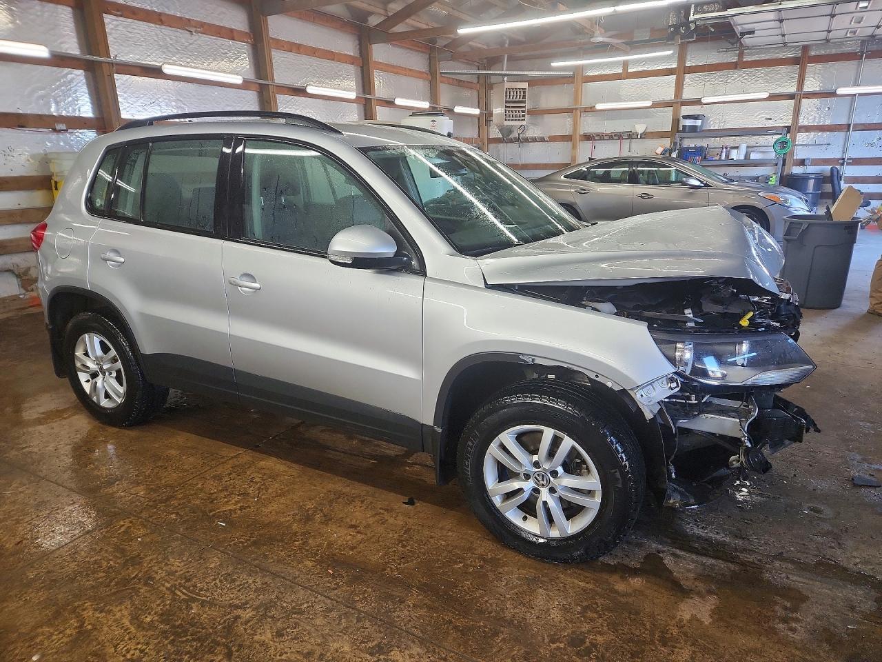 2017 VOLKSWAGEN TIGUAN S photo 10