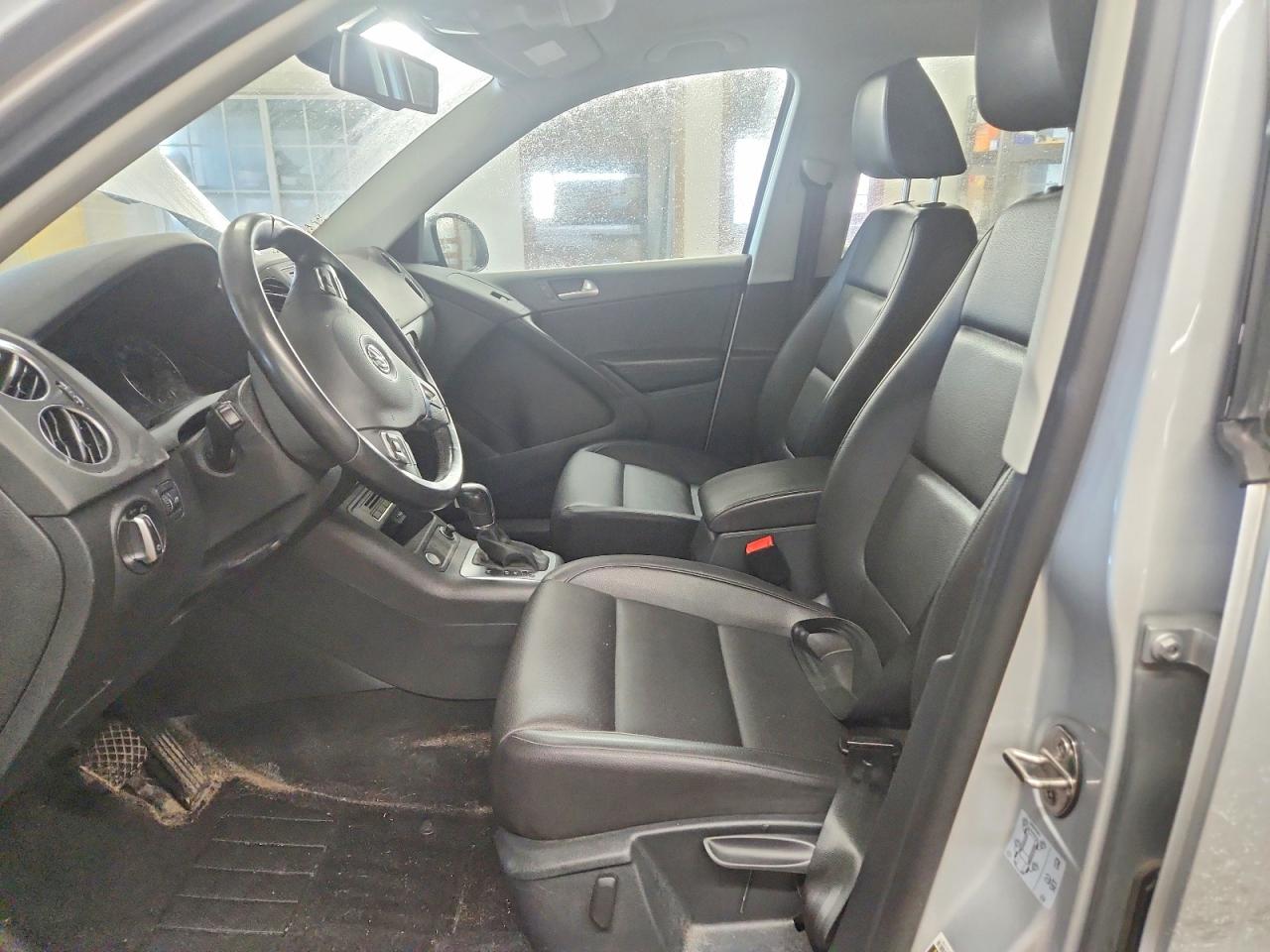 2017 VOLKSWAGEN TIGUAN S photo 19