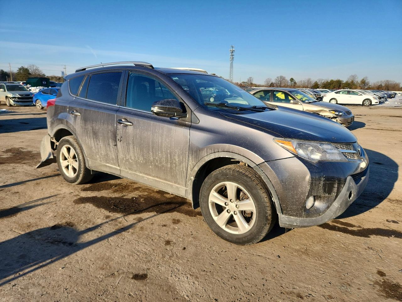 2014 TOYOTA RAV4 XLE photo 4