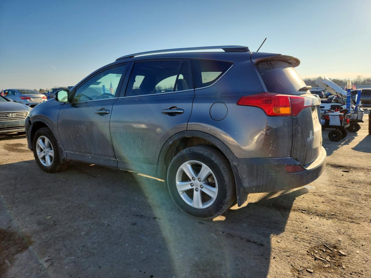 2014 TOYOTA RAV4 XLE photo 2